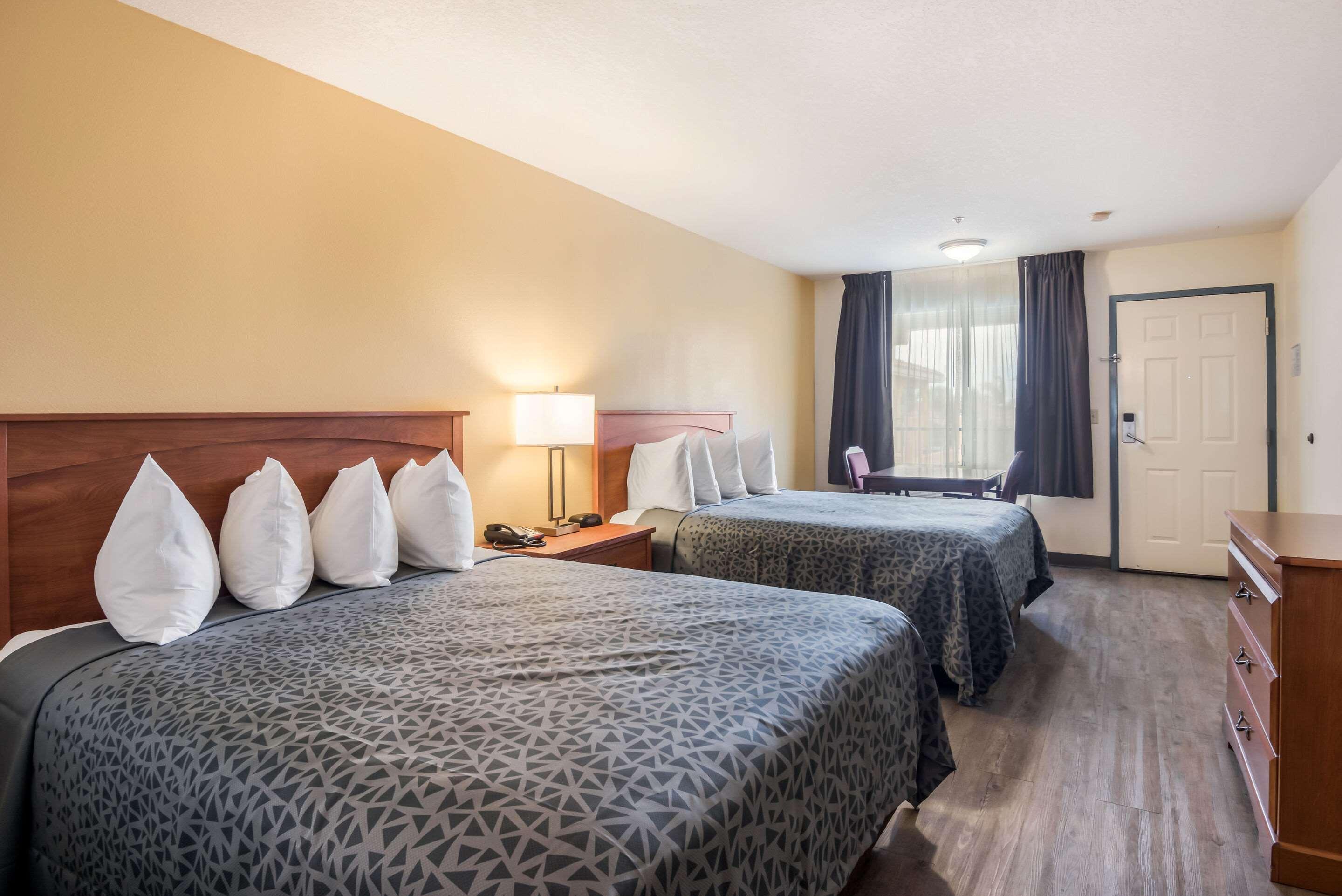 Econo Lodge Inn & Suites Lodi - Wine Country Area Kültér fotó