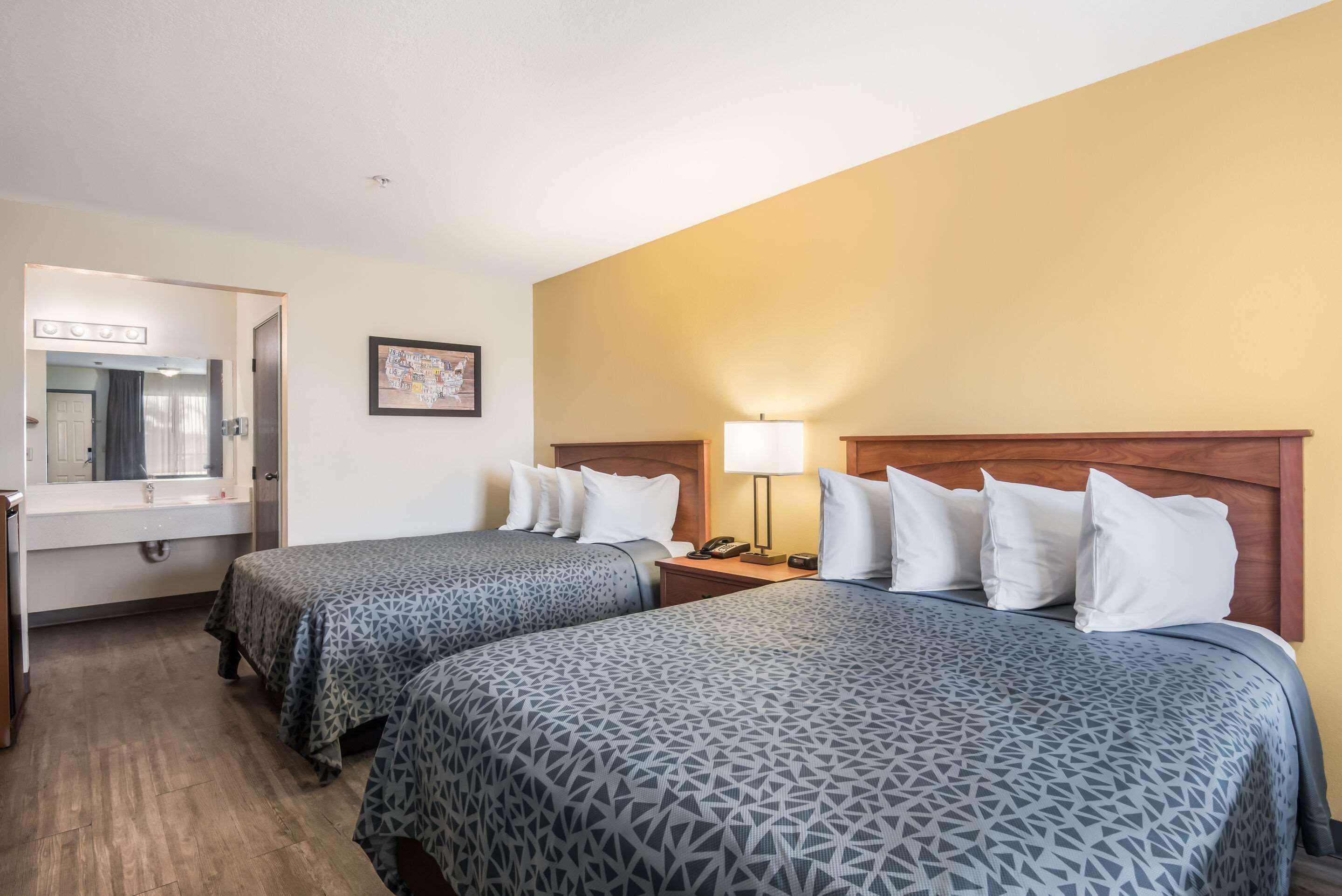 Econo Lodge Inn & Suites Lodi - Wine Country Area Kültér fotó