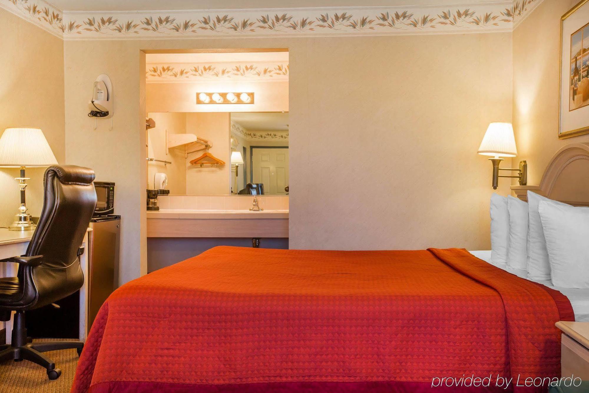 Econo Lodge Inn & Suites Lodi - Wine Country Area Kültér fotó