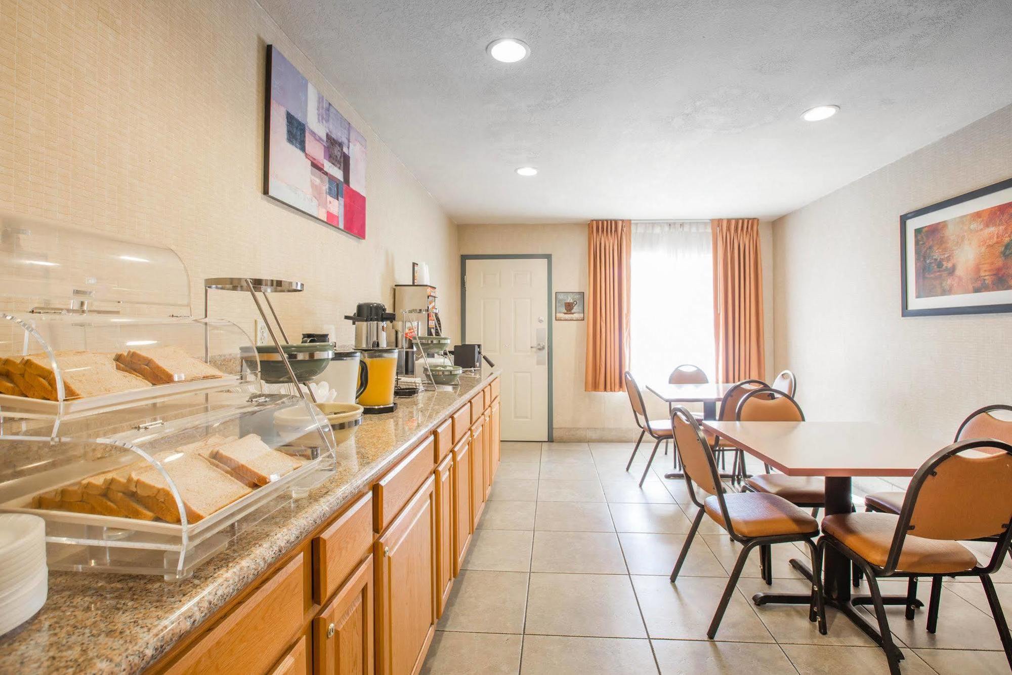 Econo Lodge Inn & Suites Lodi - Wine Country Area Kültér fotó