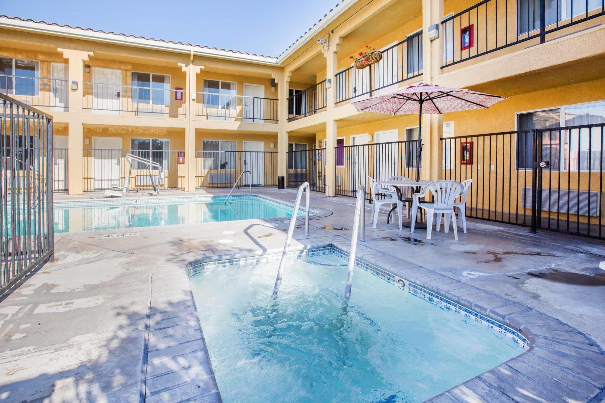 Econo Lodge Inn & Suites Lodi - Wine Country Area Kültér fotó