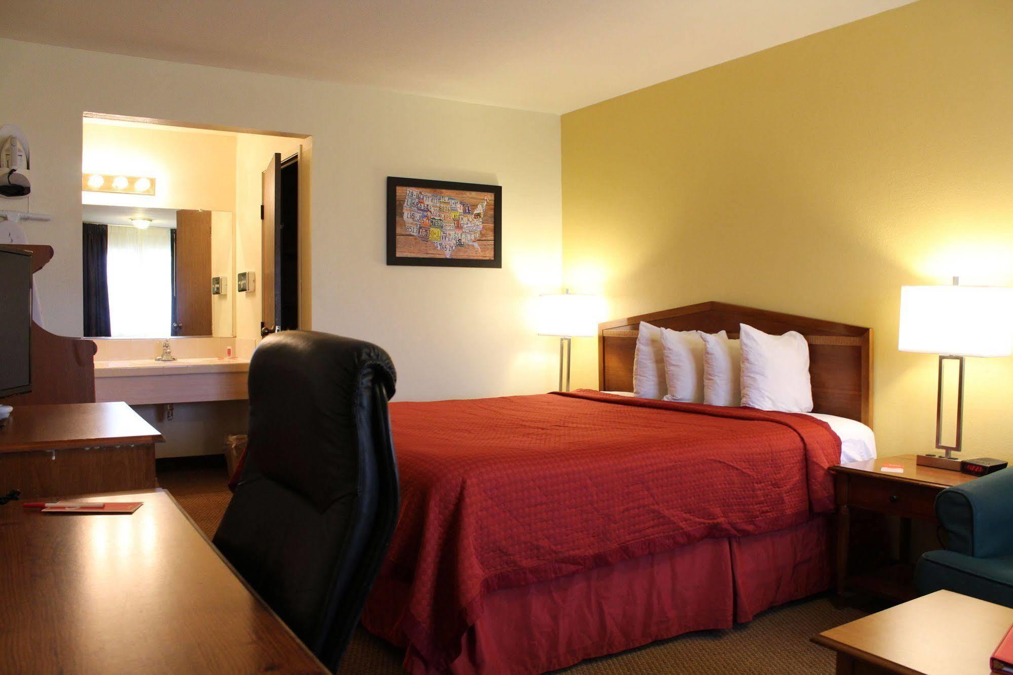 Econo Lodge Inn & Suites Lodi - Wine Country Area Kültér fotó