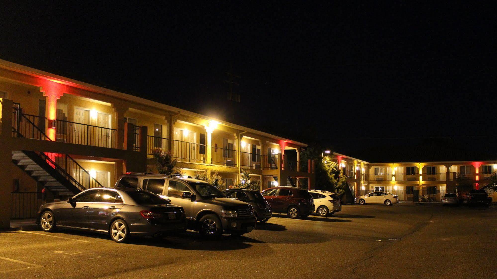 Econo Lodge Inn & Suites Lodi - Wine Country Area Kültér fotó