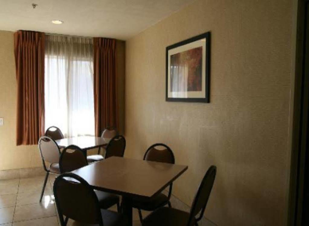 Econo Lodge Inn & Suites Lodi - Wine Country Area Kültér fotó